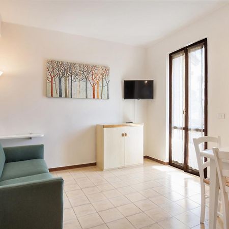 Apartment Rosa Cinderella Lazise Buitenkant foto